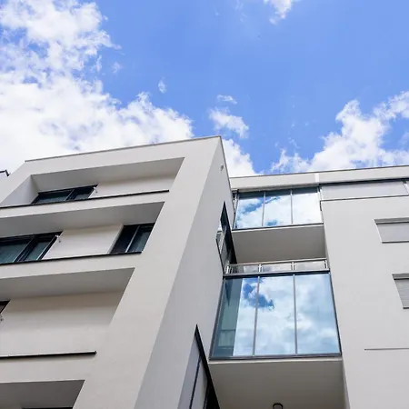 Czakó Luxury 6 Apartamento *