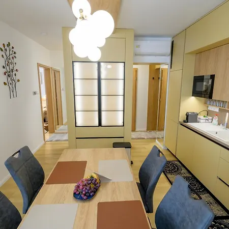 Czakó Luxury 6 *